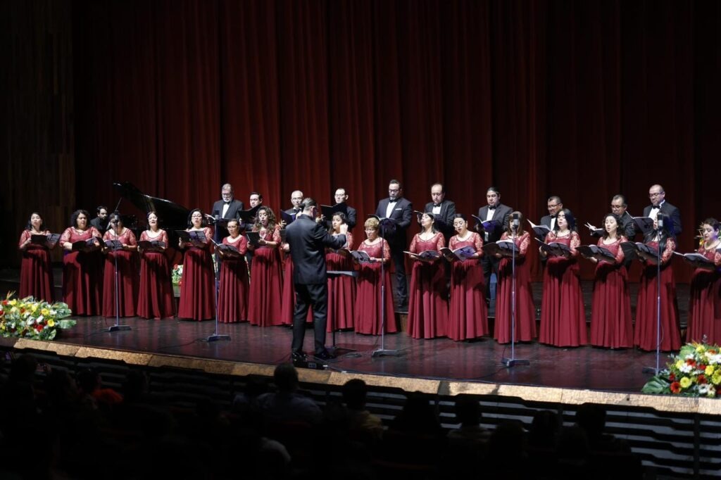 Coro Nacional de Guatemala presenta Homenaje a Mamá